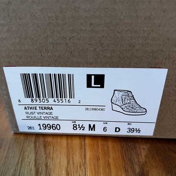 Women’s Clark’s Aggie Terra Suede Boot🧡 - Picture 13 of 16